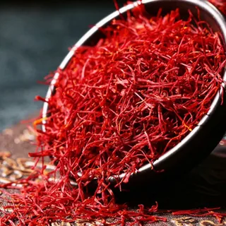 تصویر 2 از زعفران سبزوار با کیفیت قابل‌ قبول و بسته‌ بندی ساده و تمیز